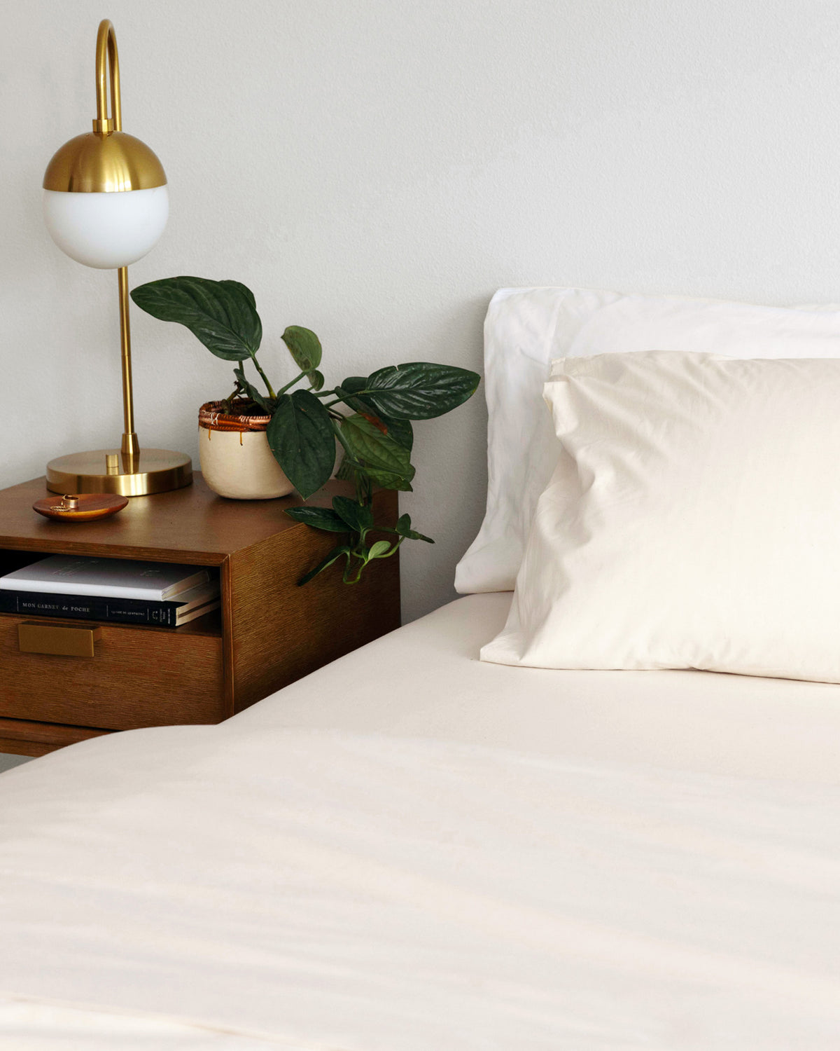 Bed made with Rustic Cotton Heritage American Sheets.