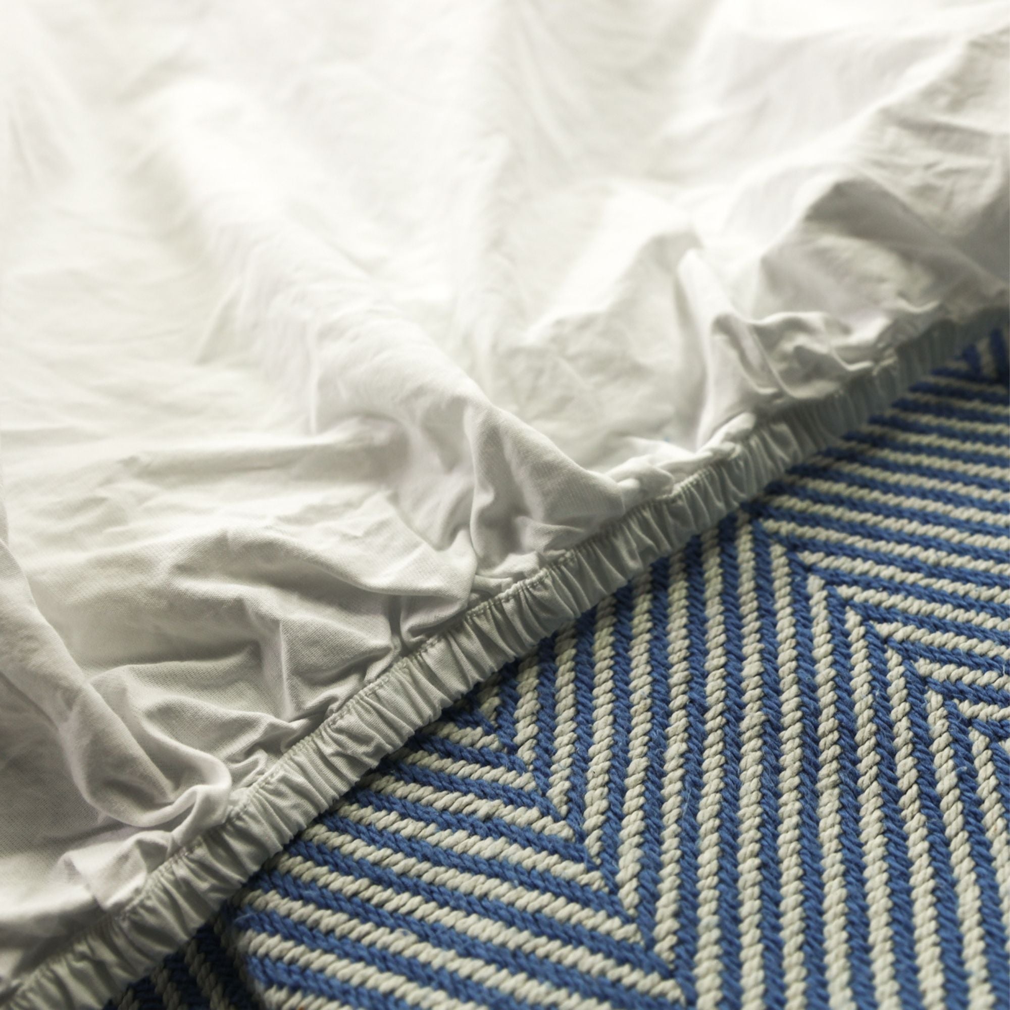 thick elastic on an american made bed sheet
