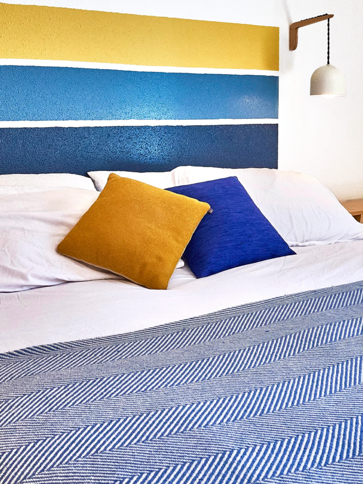 Bed sheets and top pillows near me